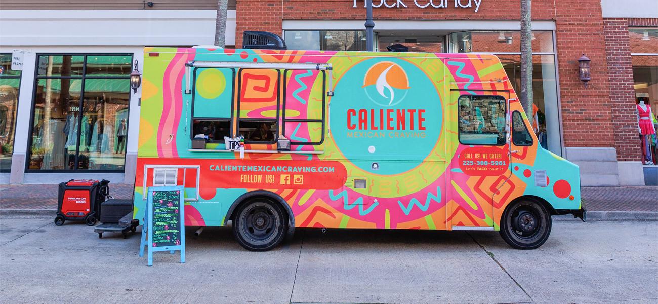 - Revolutionizing Traditional Dining: The Growing Popularity of Food Trucks